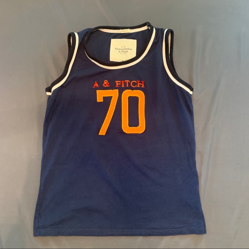 Cut-off men’s shirt